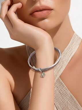 Coomi Womens Sterling Silver Wave Bangle Bracelet 27.3g 2.6 Diamond Accent charm
